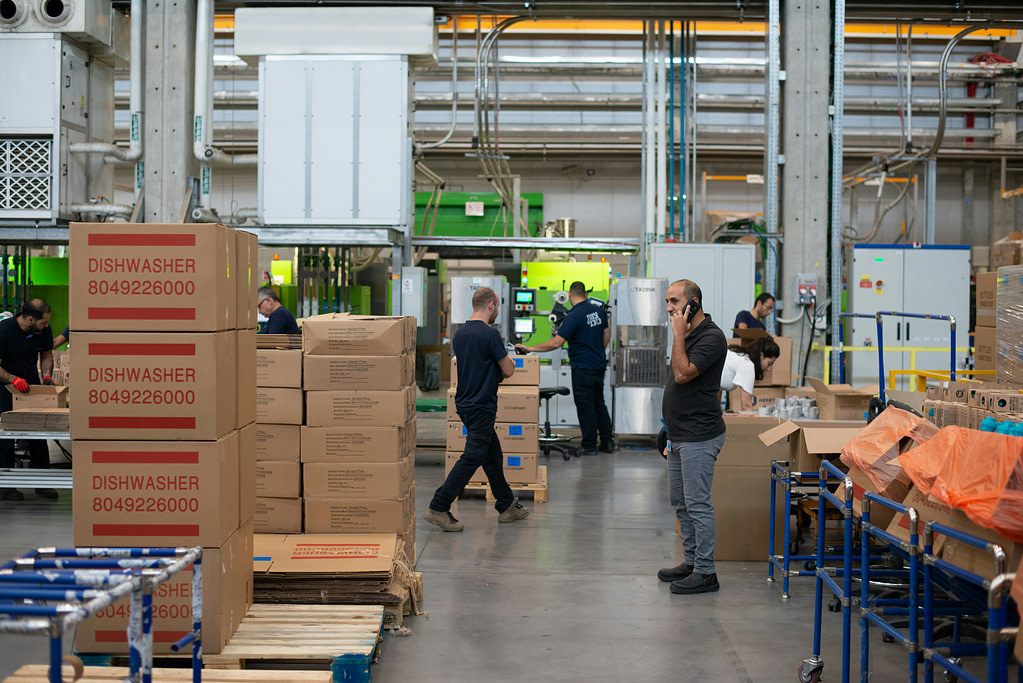 Challenges in implementing digital twin technology