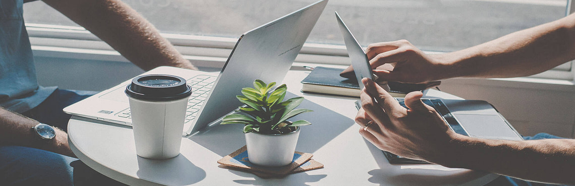 Outsourcing Web Development and Design in a Startup - Interview With Mike Midgett, the Founder of Qoreboard